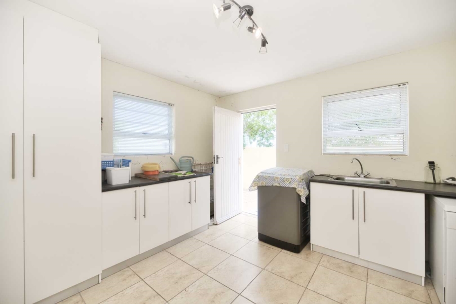 4 Bedroom Property for Sale in Pearly Beach Western Cape